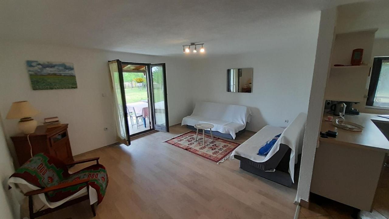 Vila La Prairie Korenica Exteriér fotografie