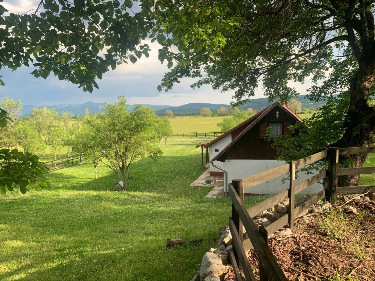 Vila La Prairie Korenica Exteriér fotografie
